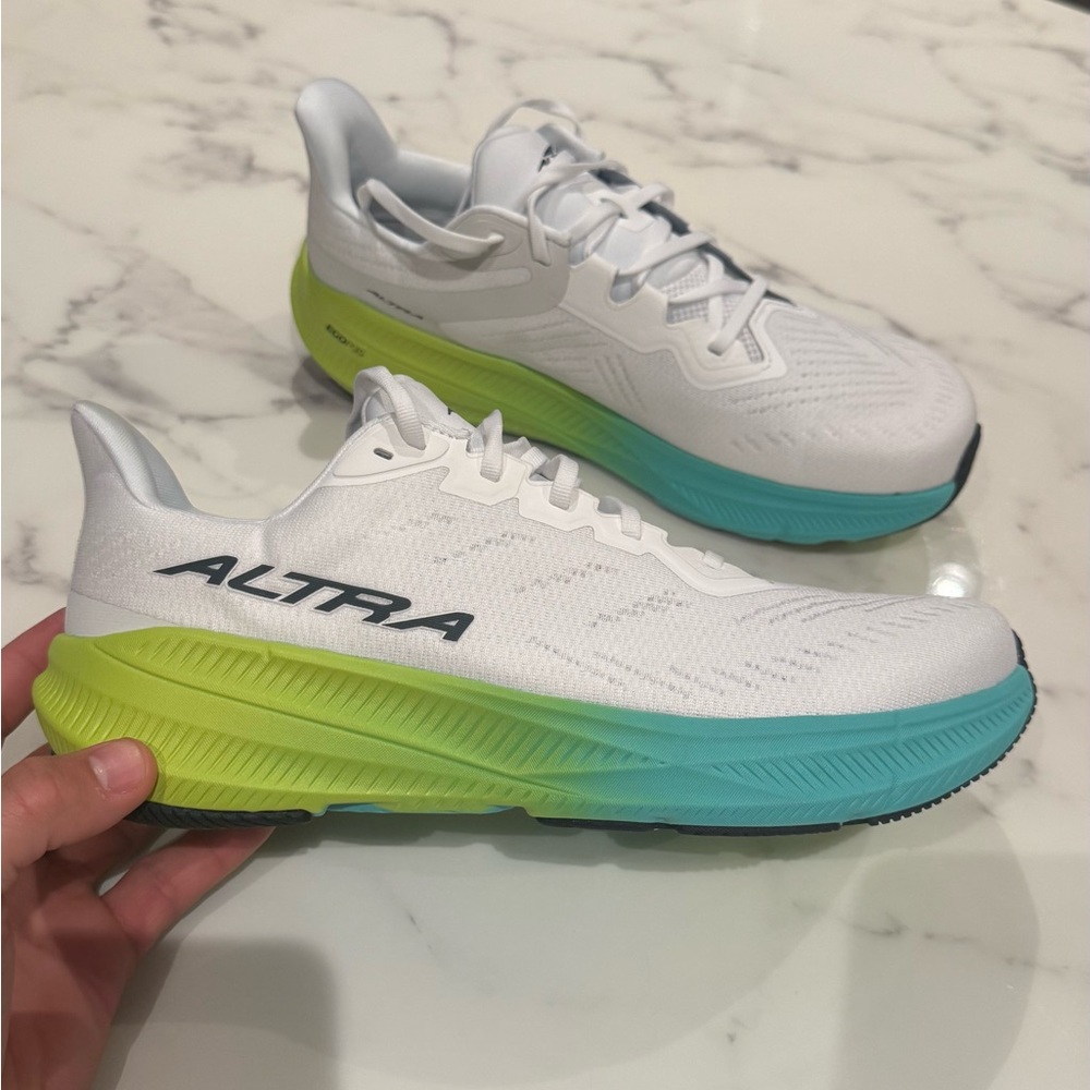 ALTRA MEN'S EXPERIENCE FLOW 2 RUNNERS - Size 10.5